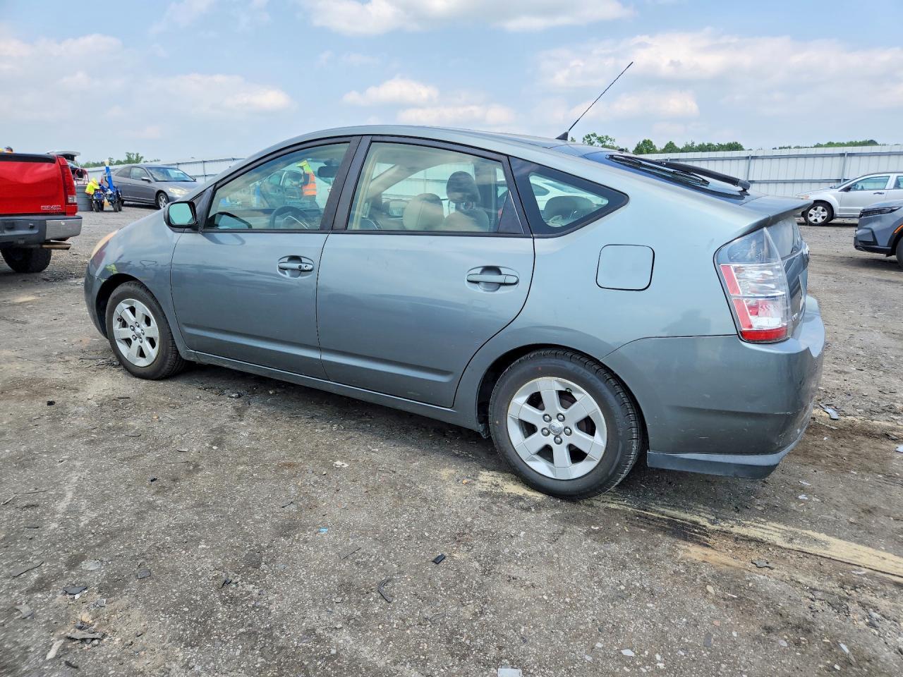2005 Toyota Prius Base - Фото 2