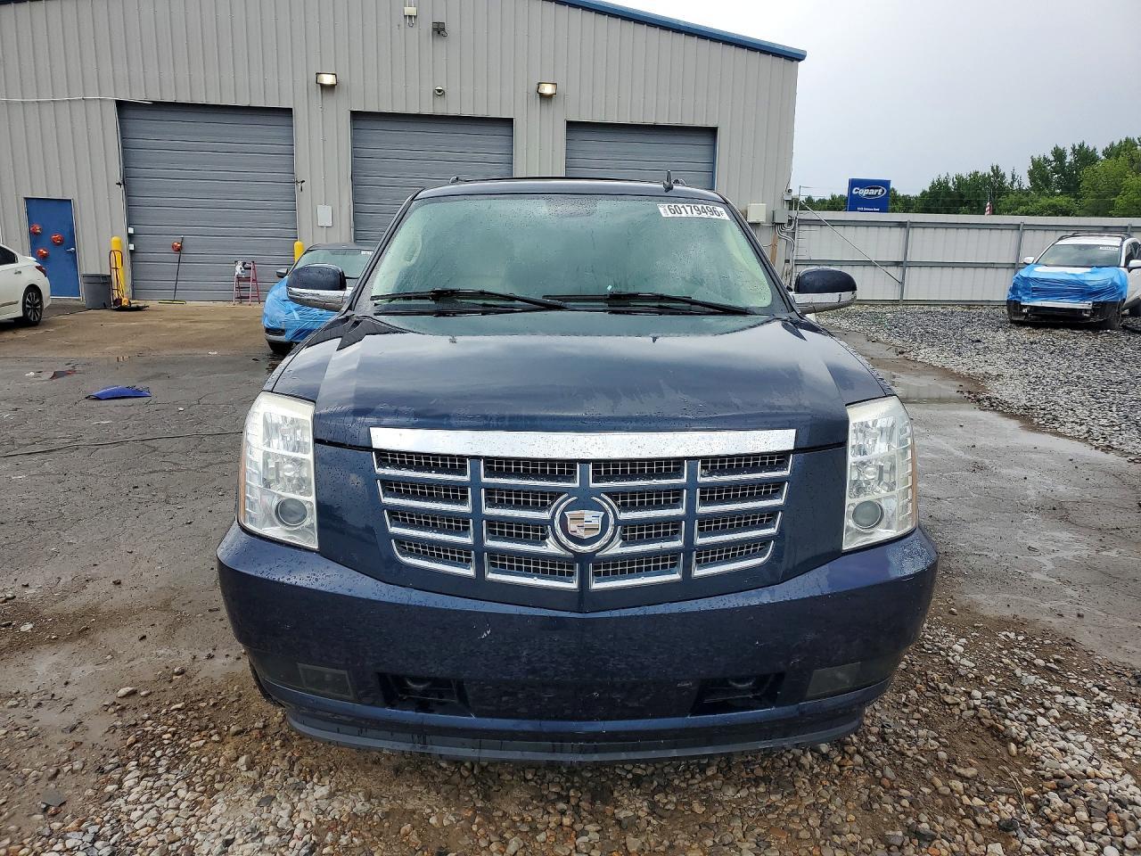 2008 Cadillac Escalade Luxury - Image 5
