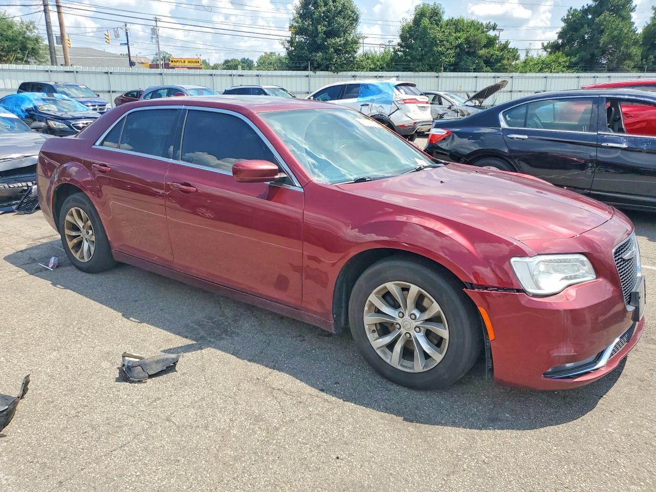 2016 Chrysler 300 Limited - Image 4