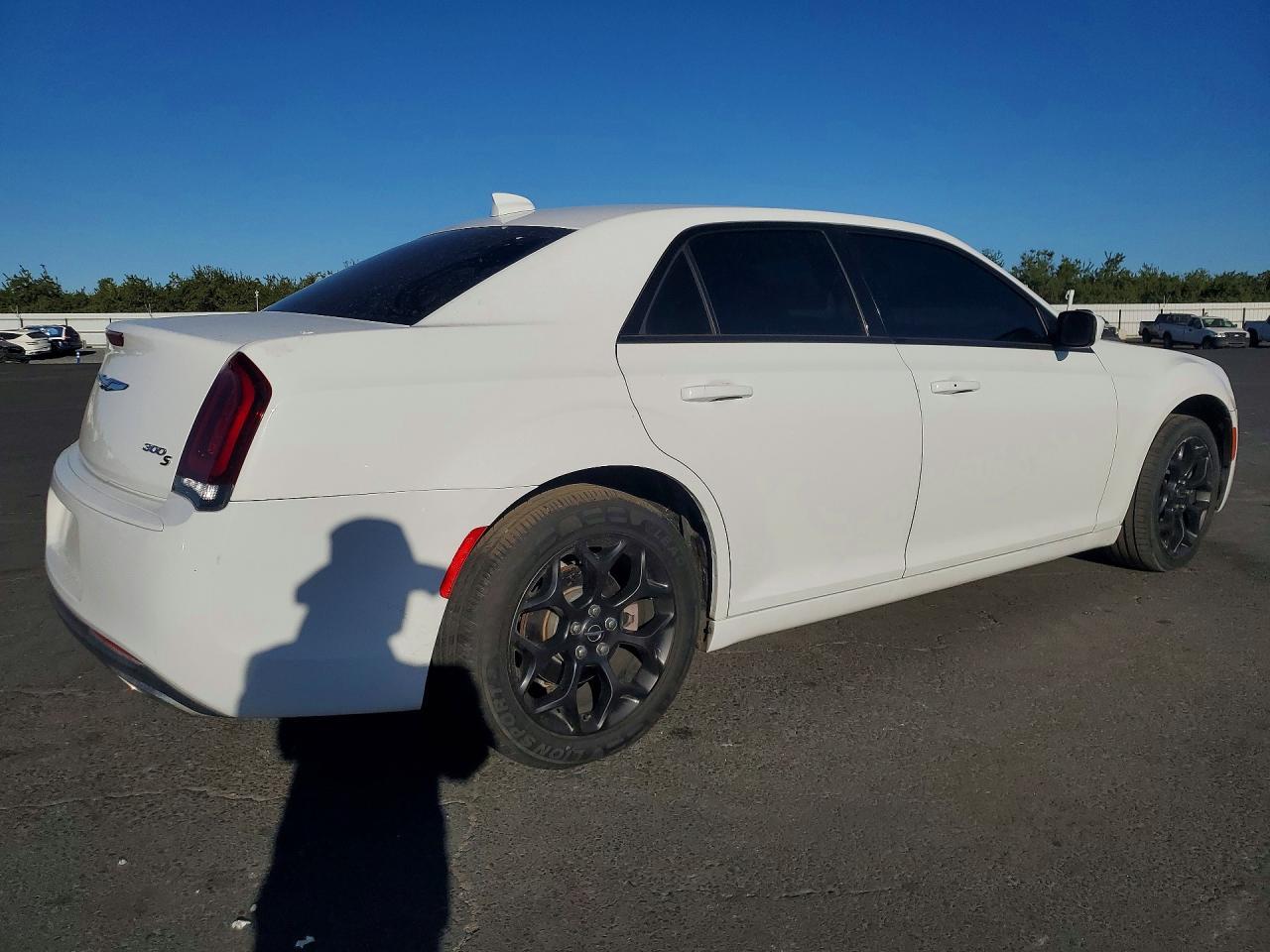 2019 Chrysler 300 S - Фото 3