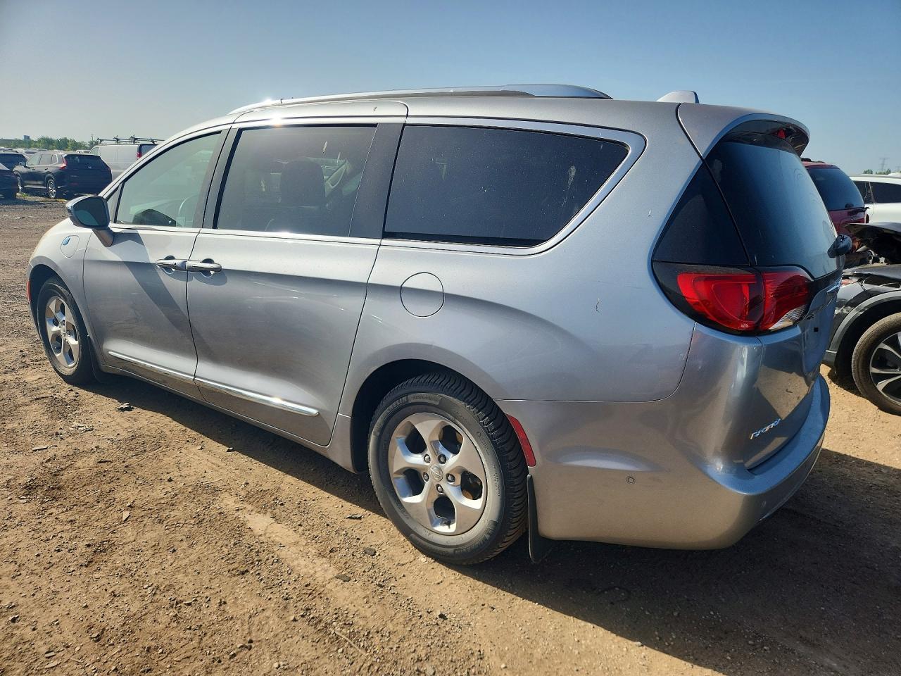 2018 Chrysler Pacifica Hybrid Limited - Фото 2