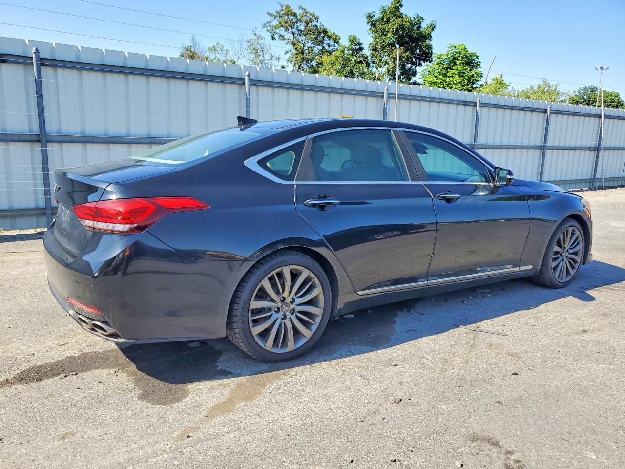 2015 Hyundai Genesis 5.0L - Image 3