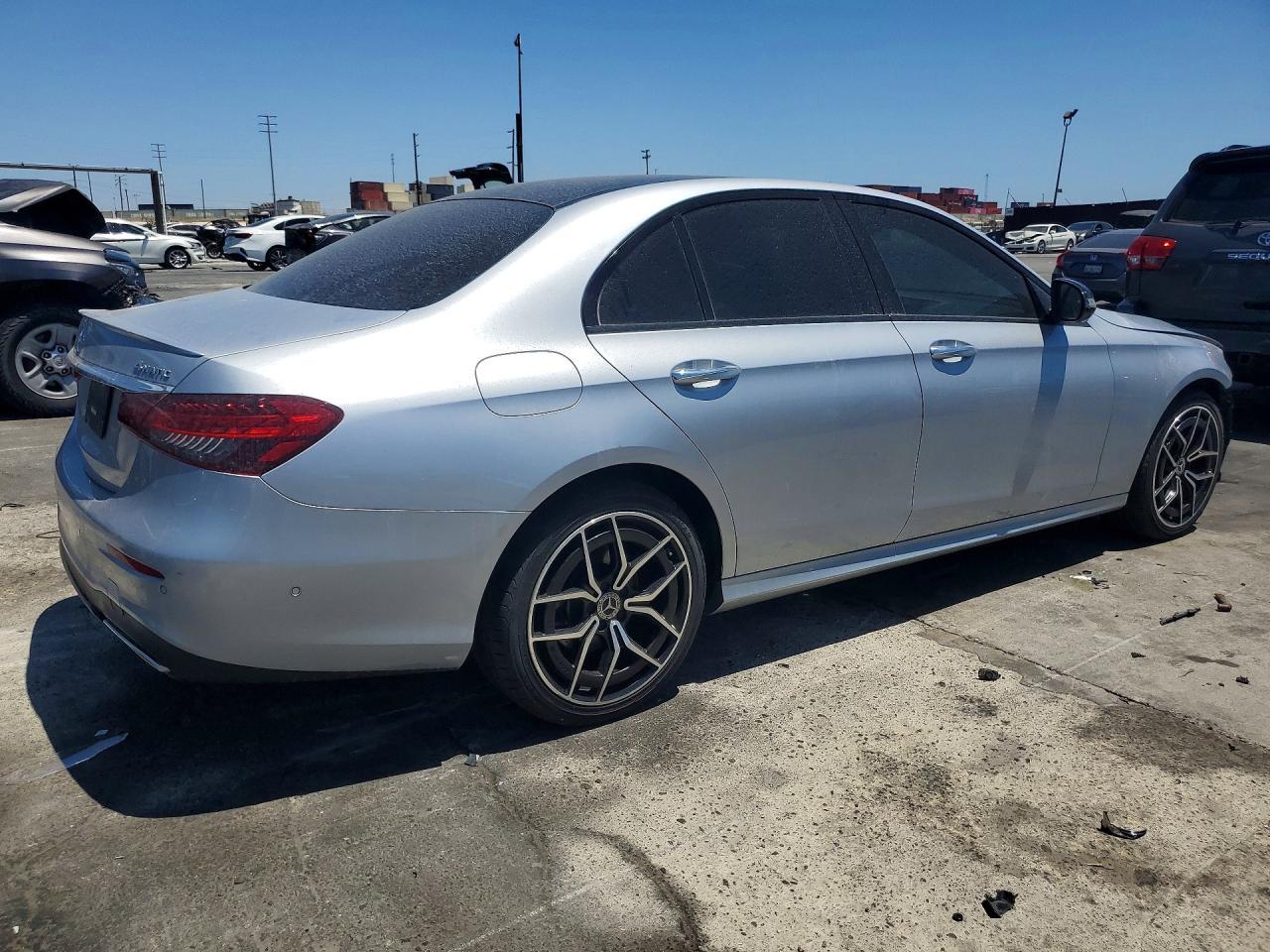 2022 Mercedes-Benz E 350 4Matic - Фото 3