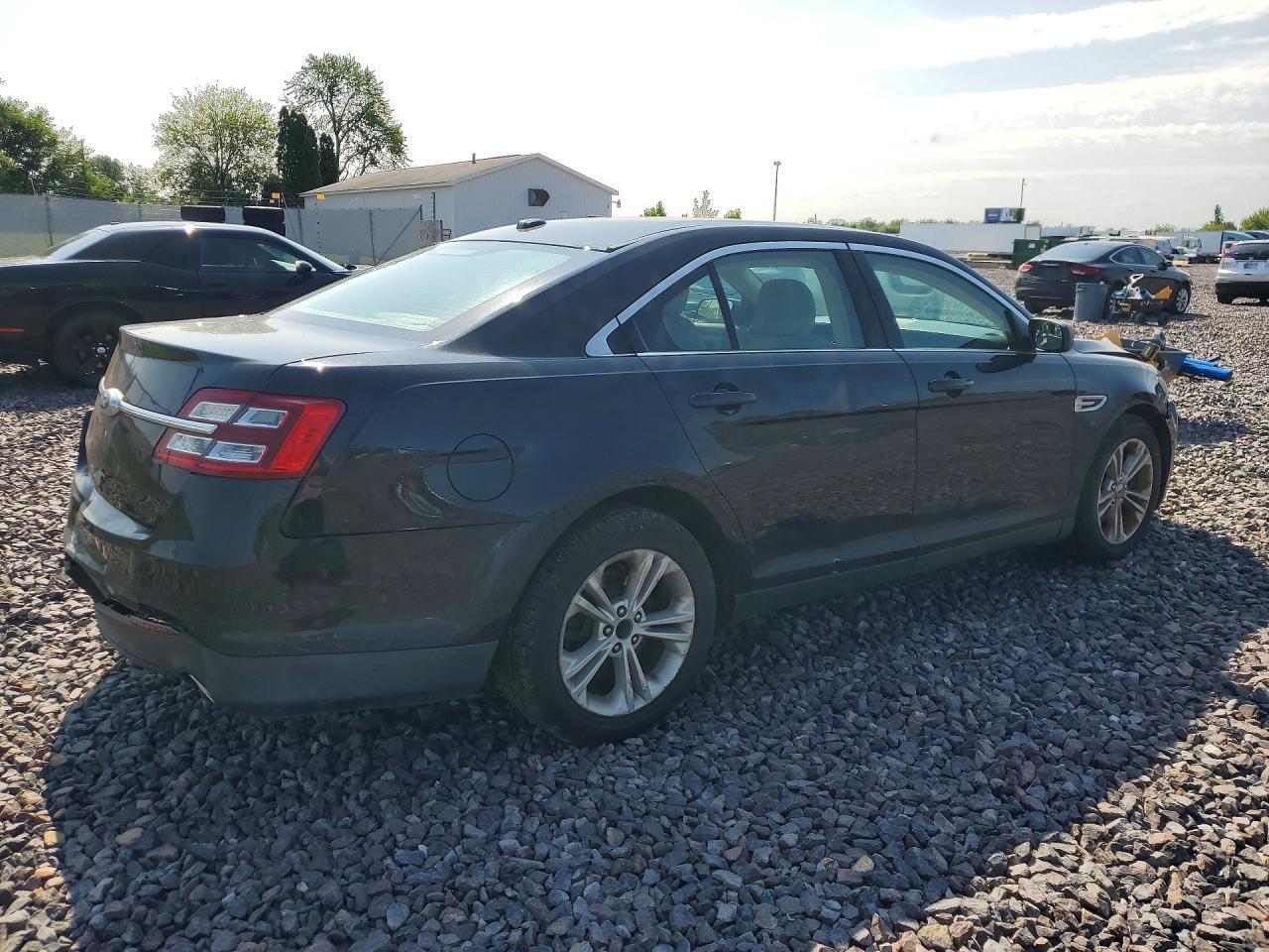 2017 Ford Taurus Se - Фото 3