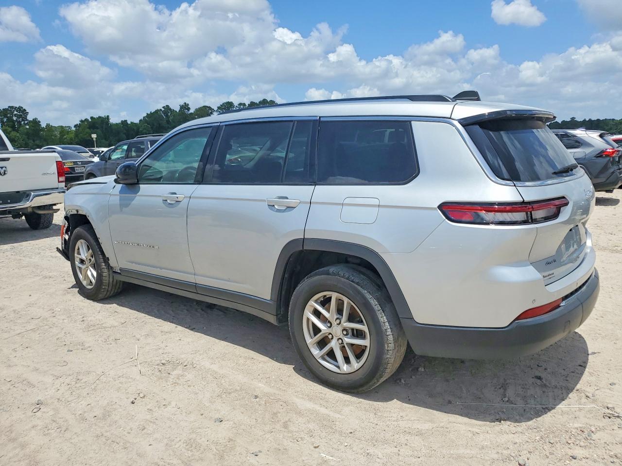 2023 Jeep Grand Cherokee L Laredo/L Altitude - Image 2