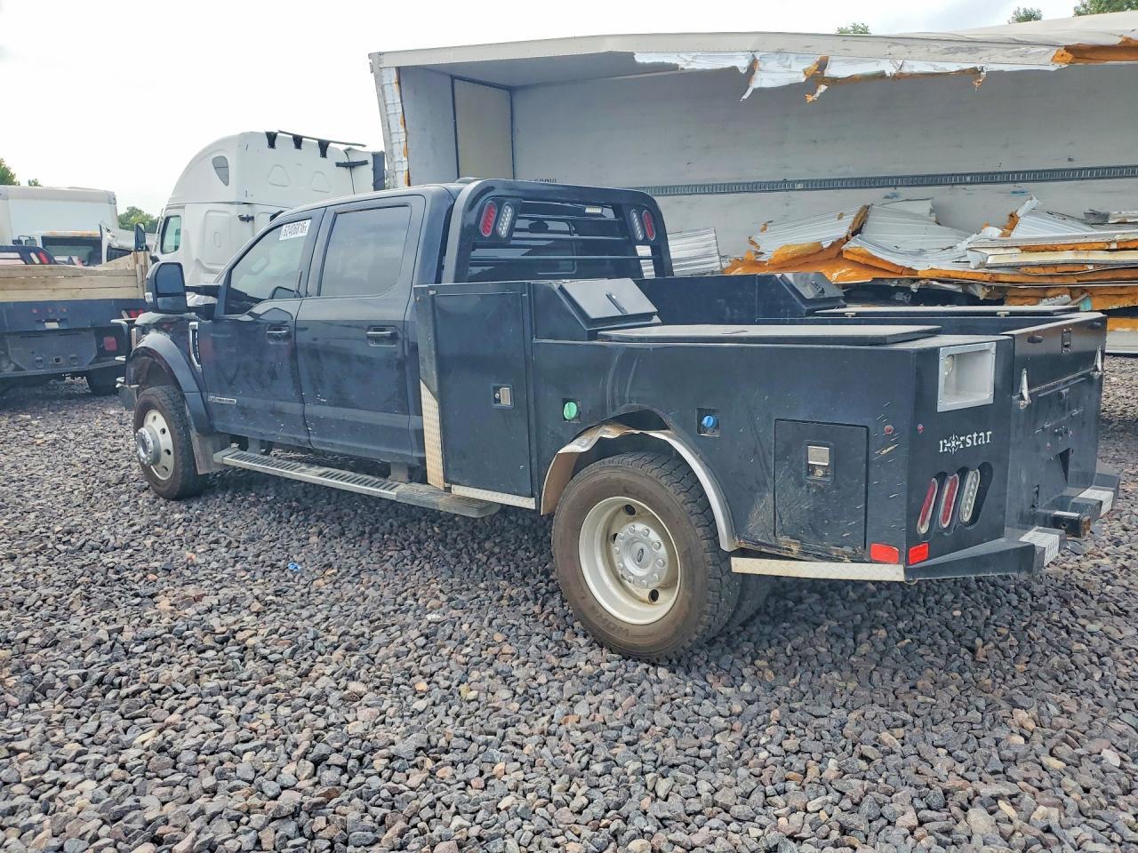 2022 Ford F450 Super Duty - Image 2