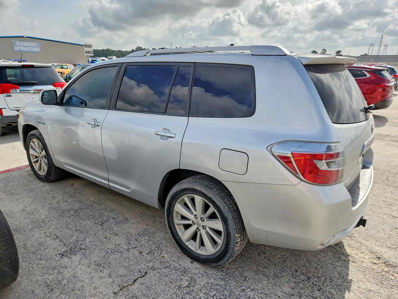 2010 Toyota Highlander Hybrid Limited - Image 2