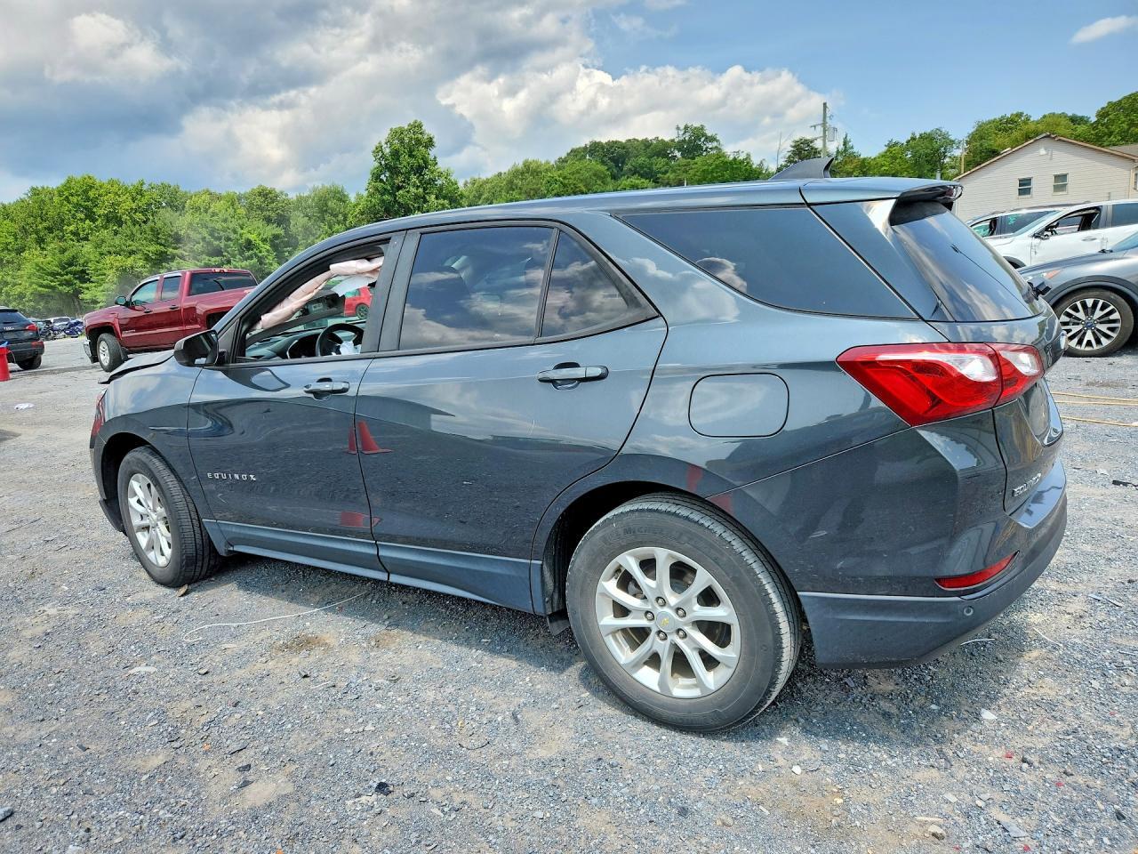 2020 Chevrolet Equinox - Фото 2