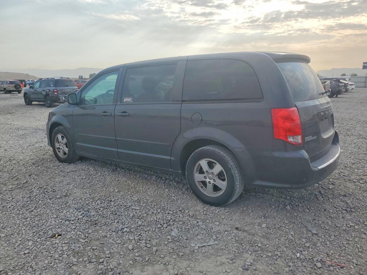 2012 Dodge Grand Caravan Sxt - Фото 2
