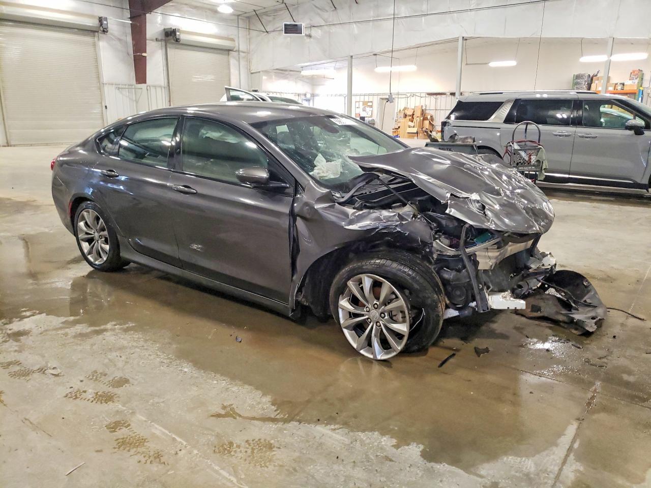 2015 Chrysler 200 S - Фото 4