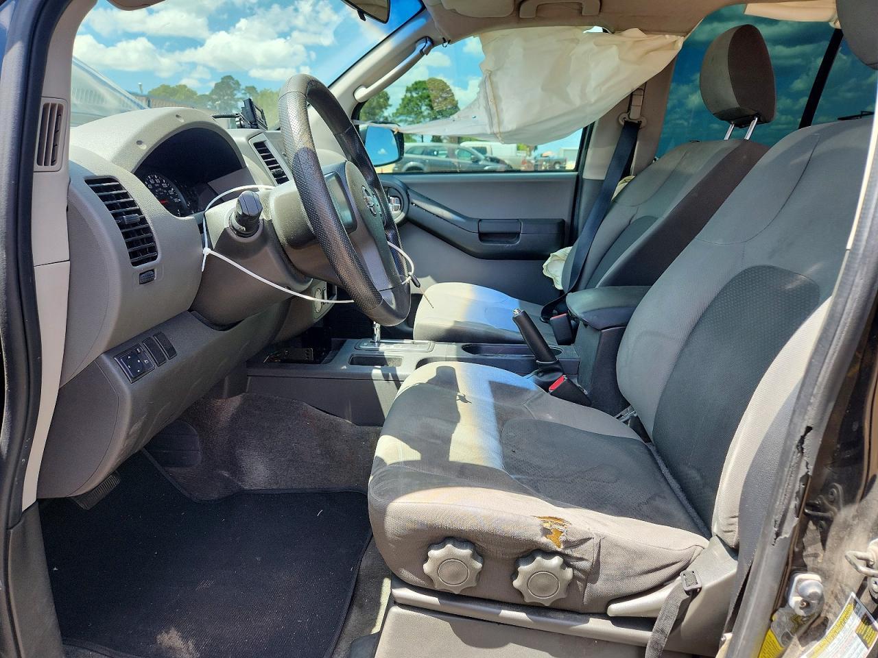 2011 Nissan Xterra X - Image 7