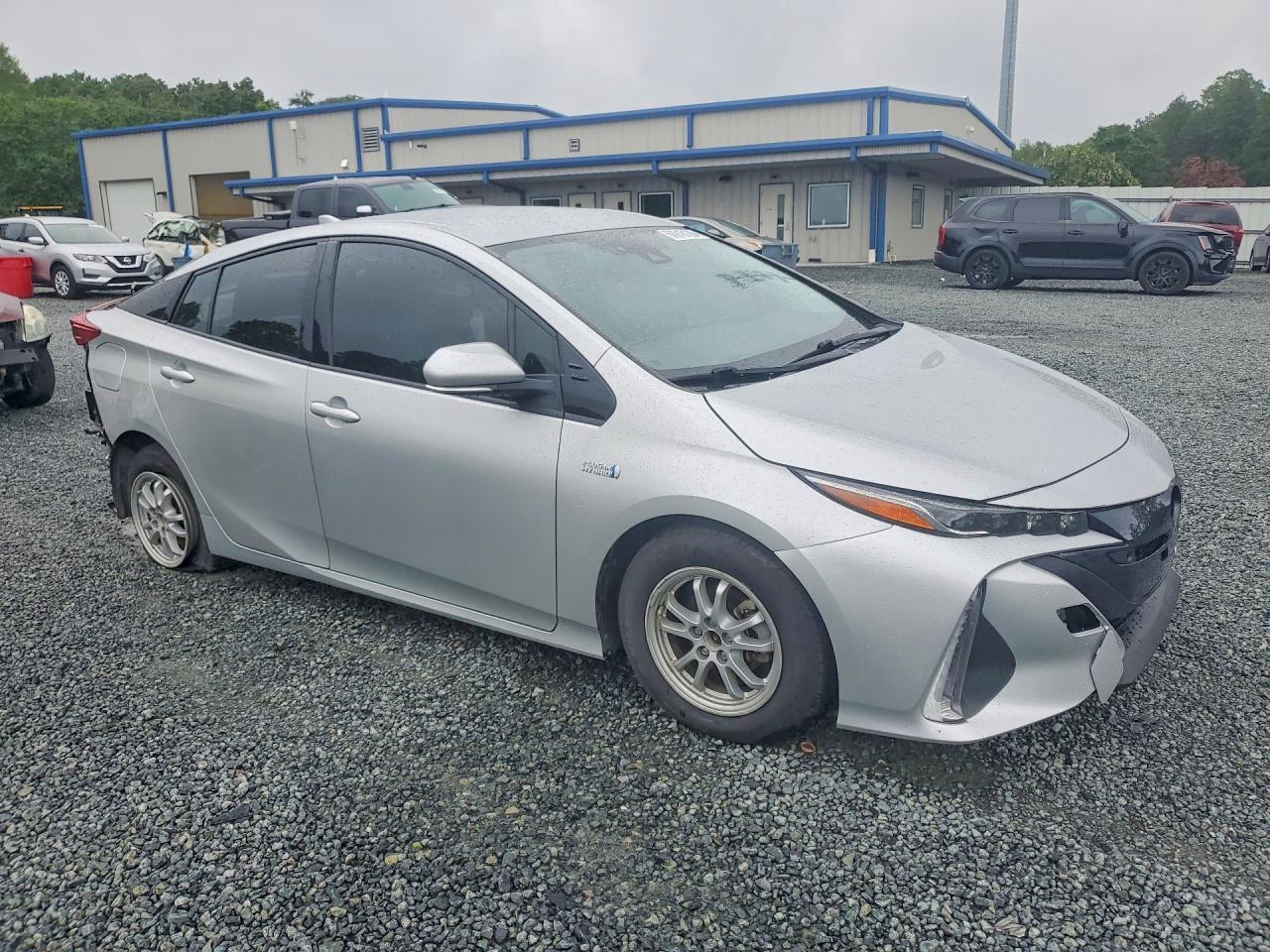 2018 Toyota Prius Prime Premium - Image 4