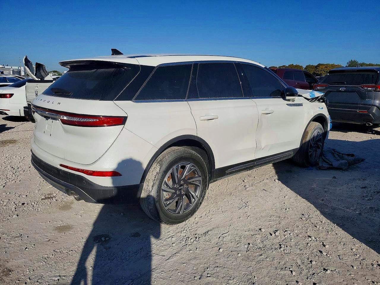 2023 Lincoln Corsair - Фото 3