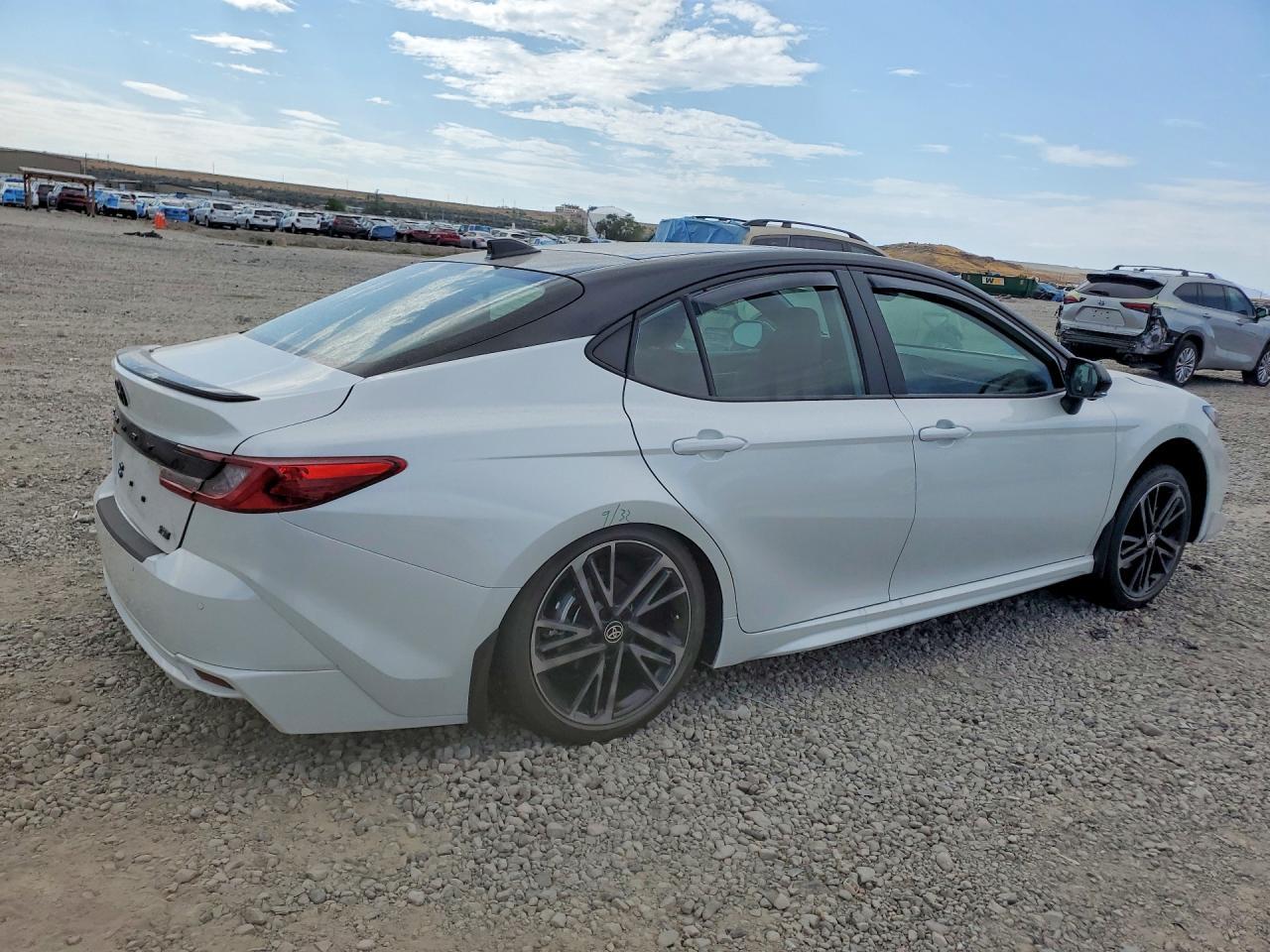 2026 Toyota Camry Xse - Фото 3