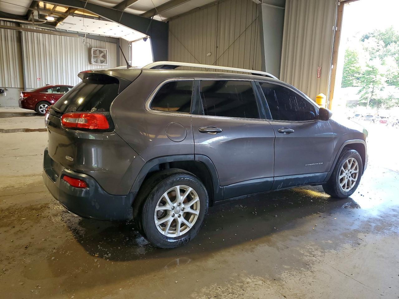 2015 Jeep Cherokee Latitude - Фото 3