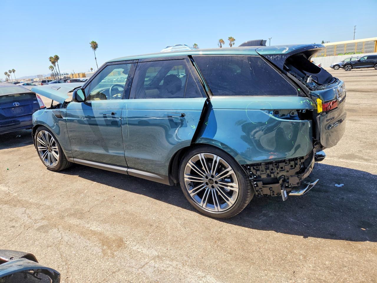 2026 Land Rover Range Rover Sport Se - Image 2