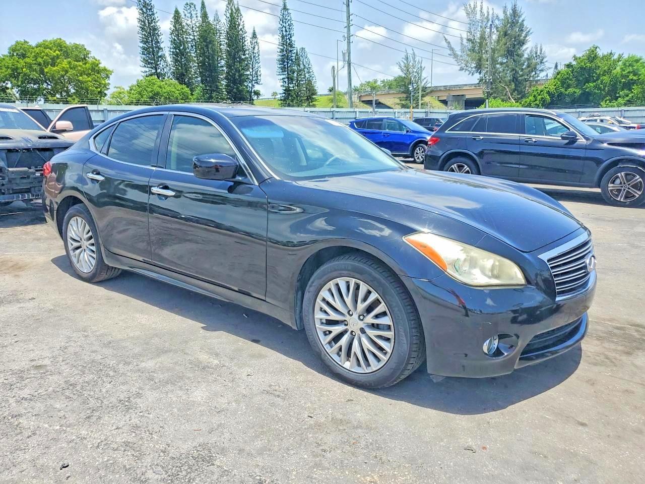 2013 Infiniti M37 - Image 4