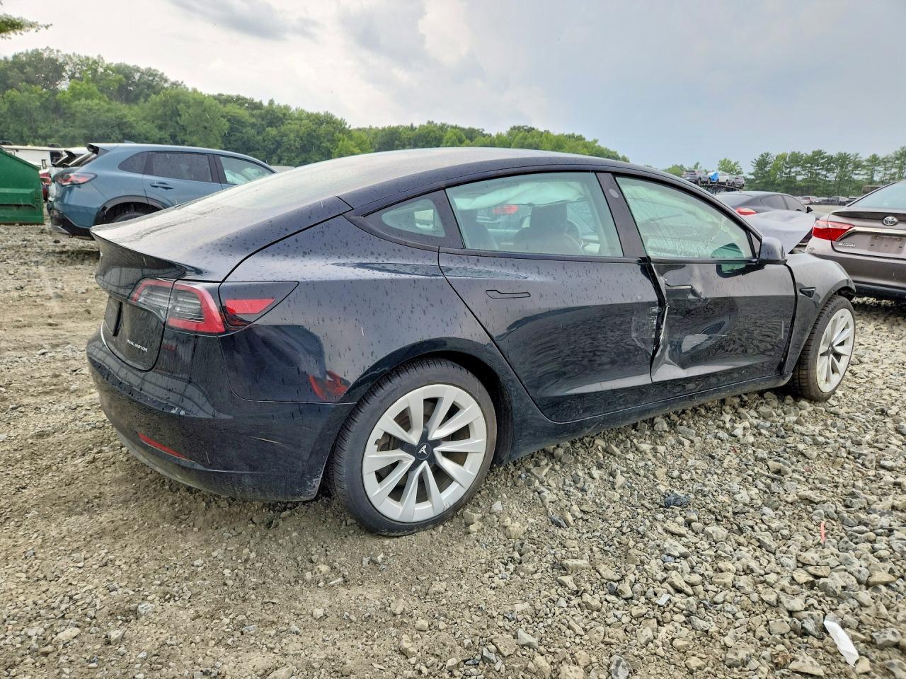 2023 Tesla Model 3 - Фото 3