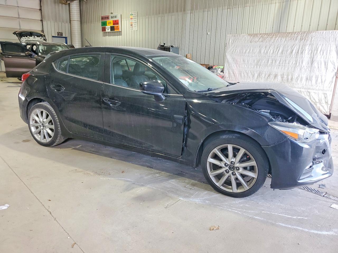 2017 Mazda 3 Touring - Фото 4