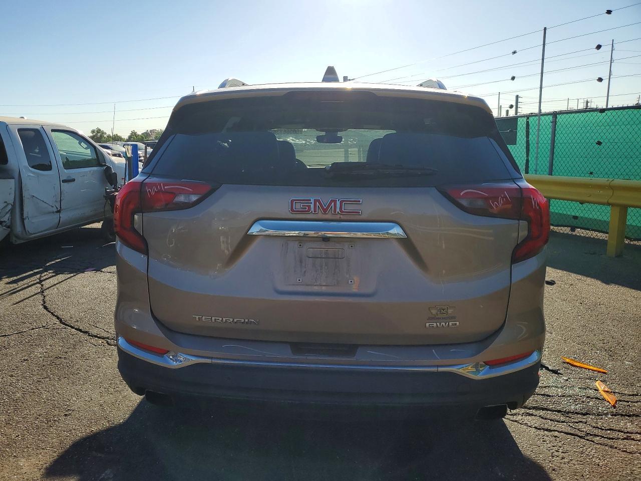 2018 GMC Terrain Slt - Image 6