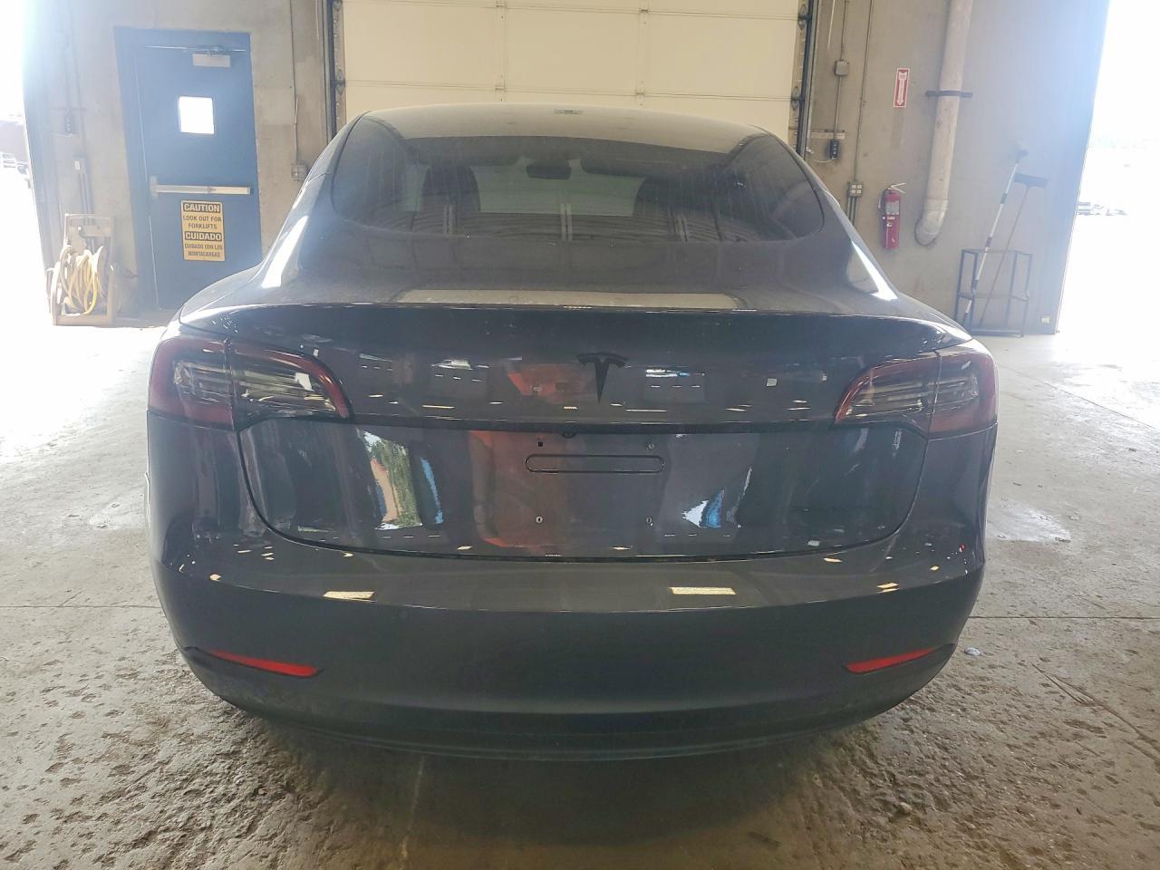 2018 Tesla Model 3 - Фото 6
