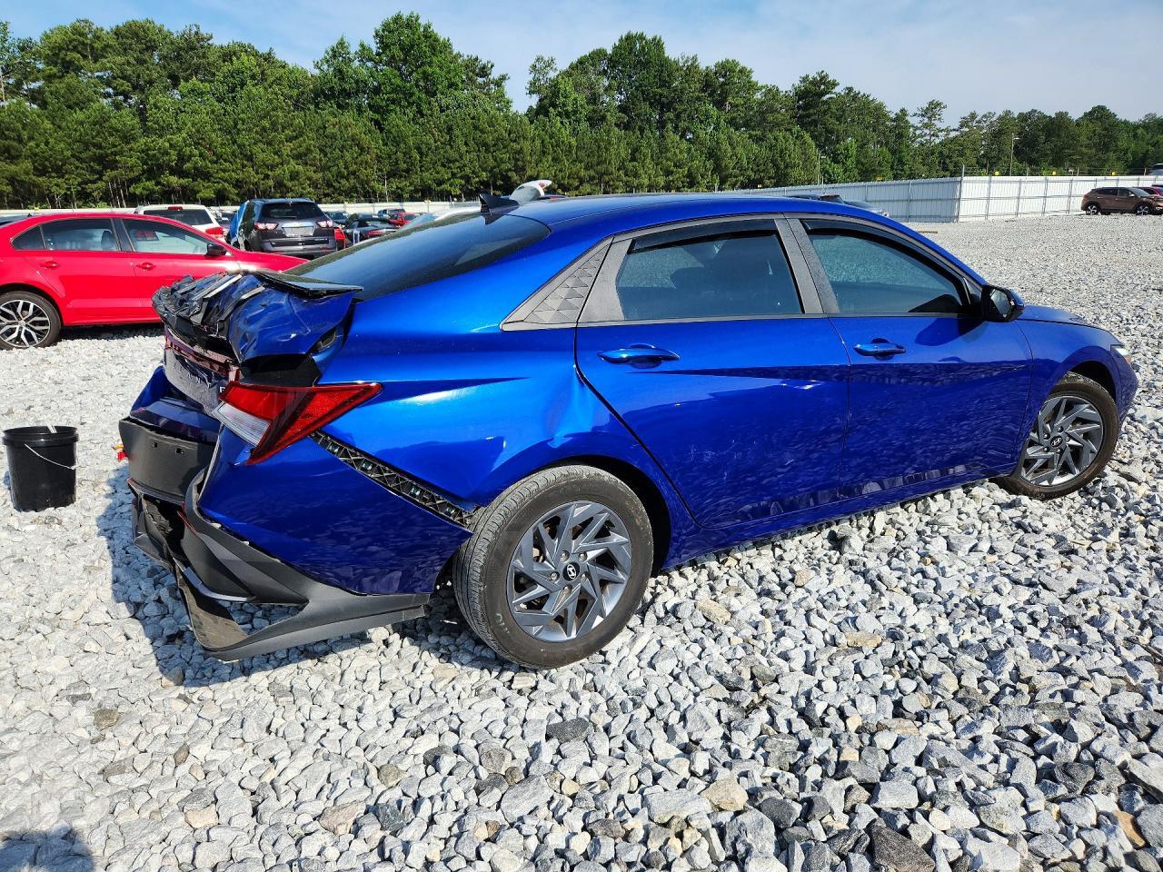 2024 Hyundai Elantra Sel - Image 3
