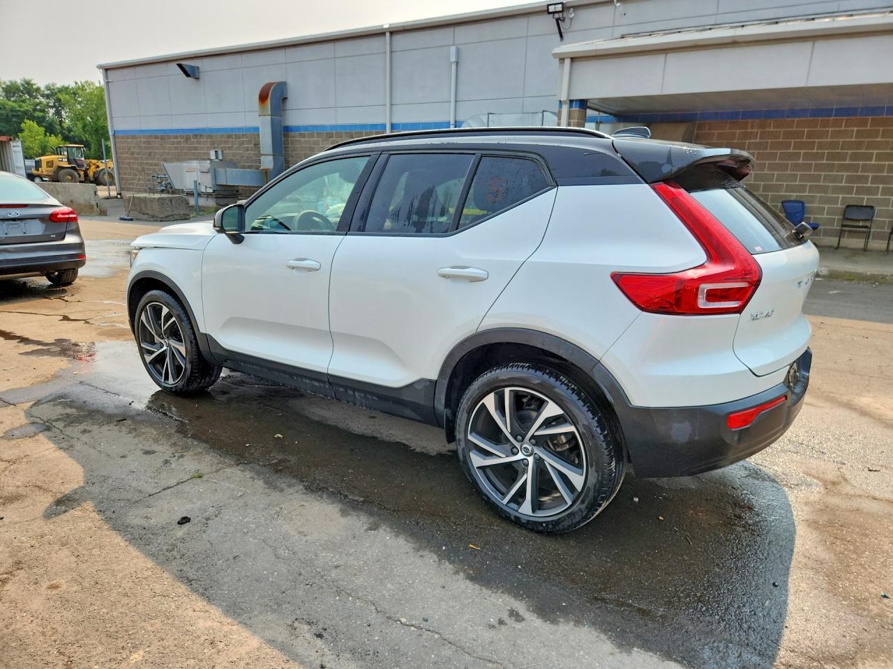 2022 Volvo Xc40 T5 R-Design - Фото 2