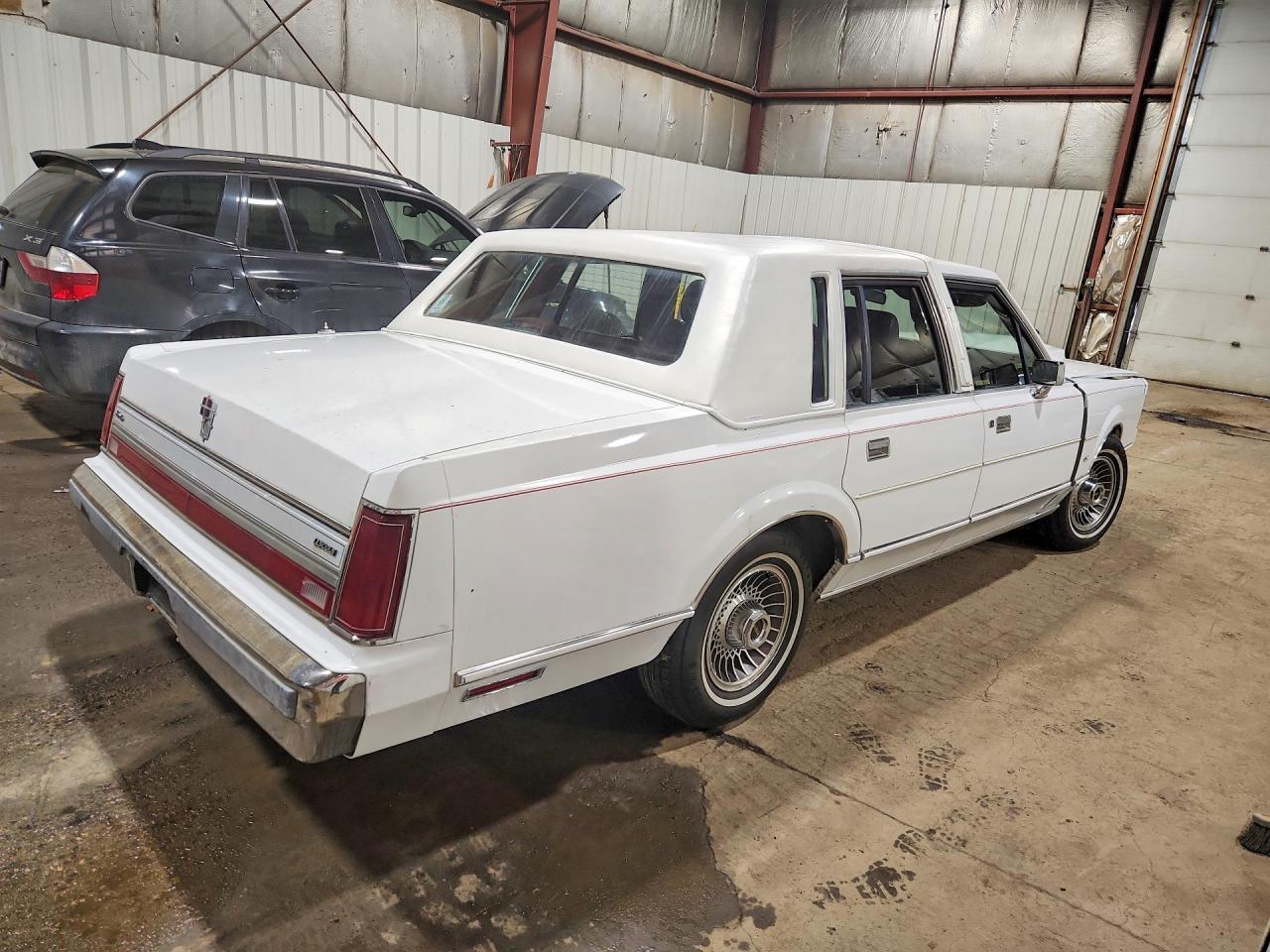 1998 Lincoln Town Car Executive - Фото 3
