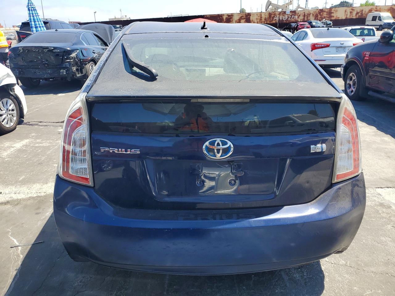 2012 Toyota Prius Two - Фото 6
