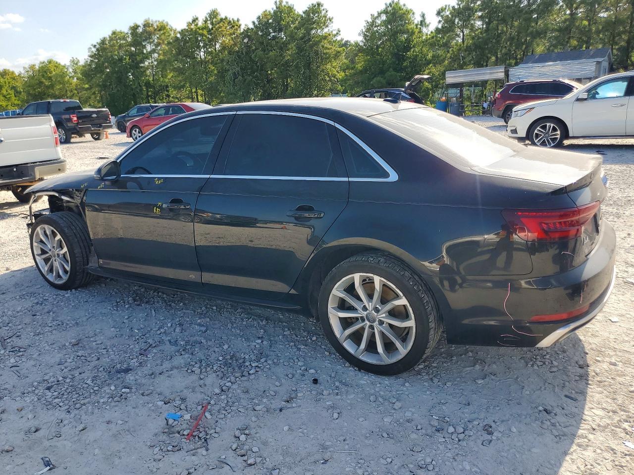 2019 Audi A4 Premium - Фото 2