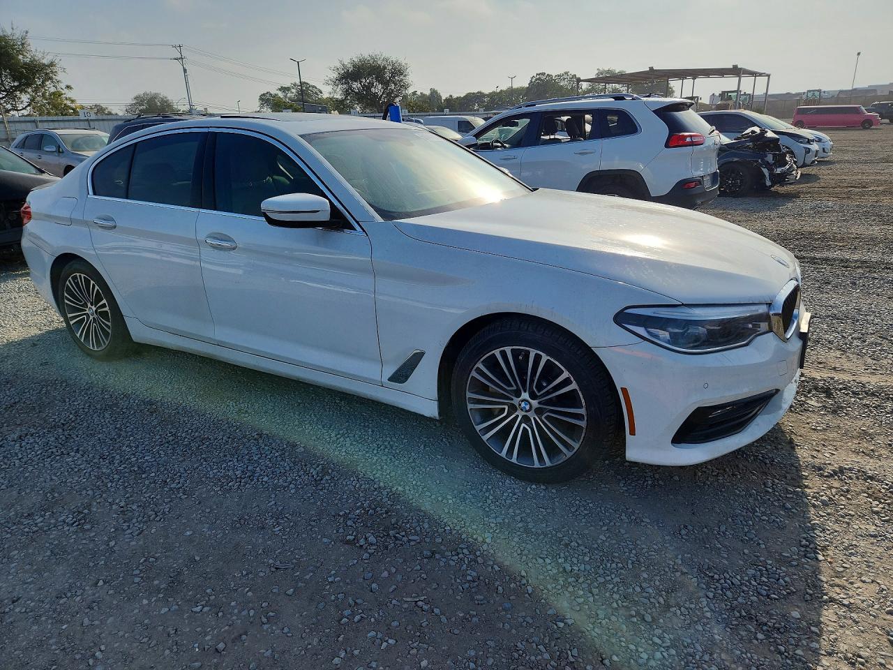 2017 BMW 530 I - Фото 4