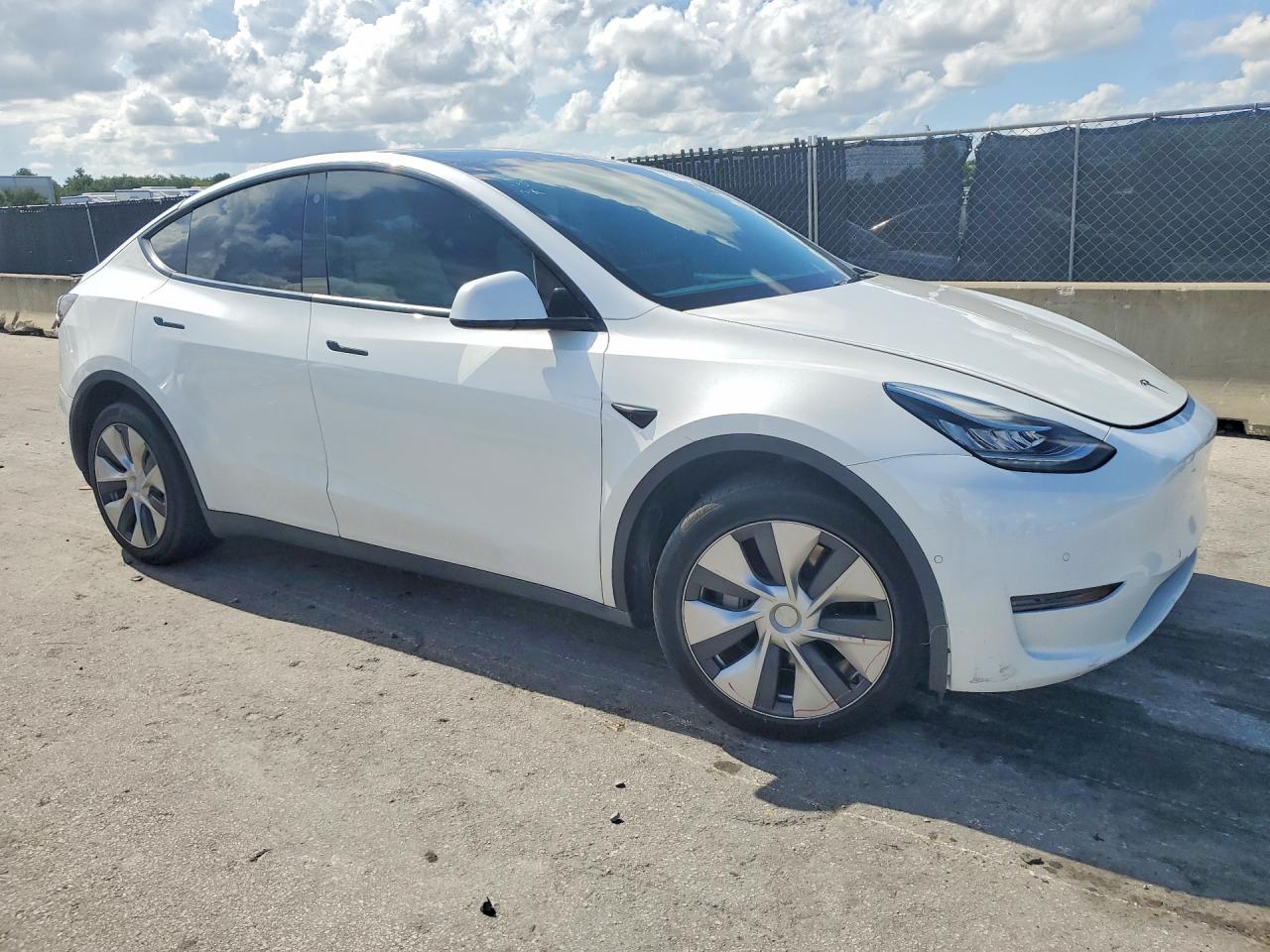 2021 Tesla Model Y - Image 4