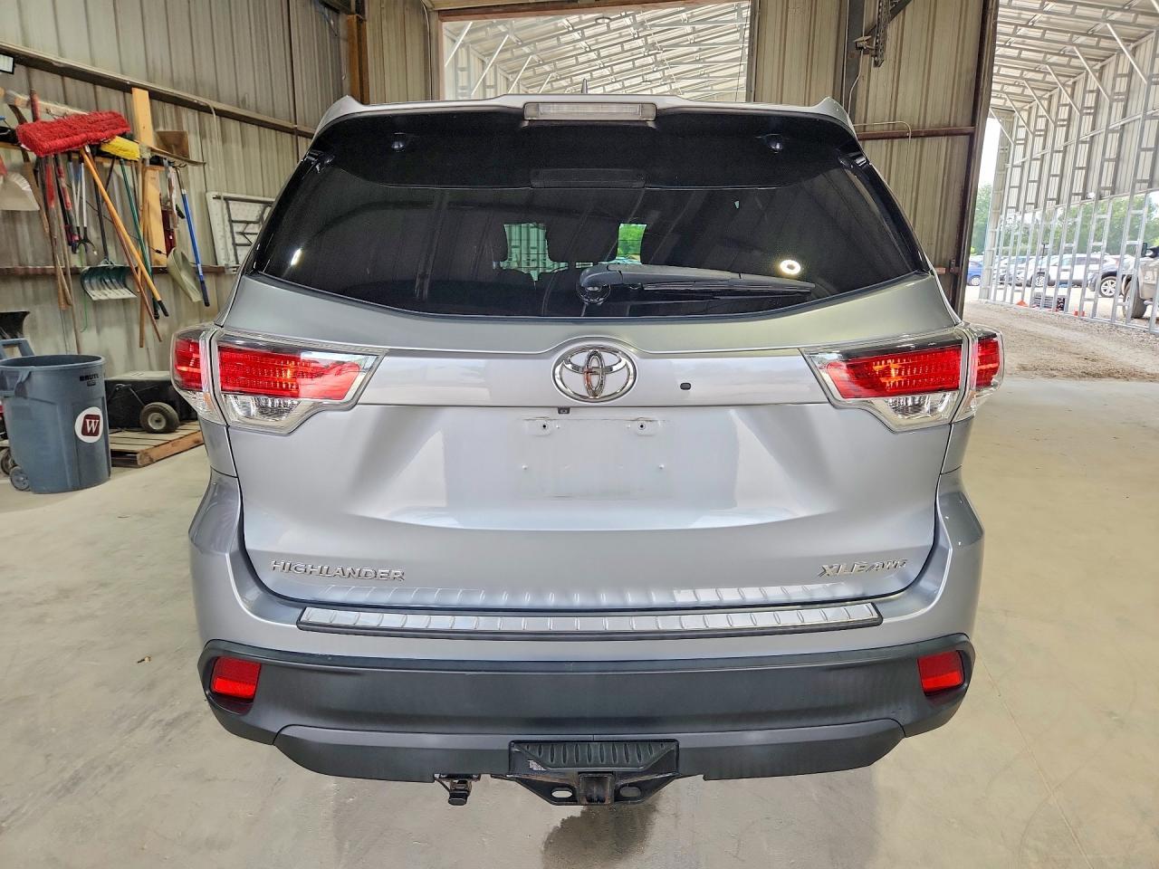 2015 Toyota Highlander Xle - Image 6