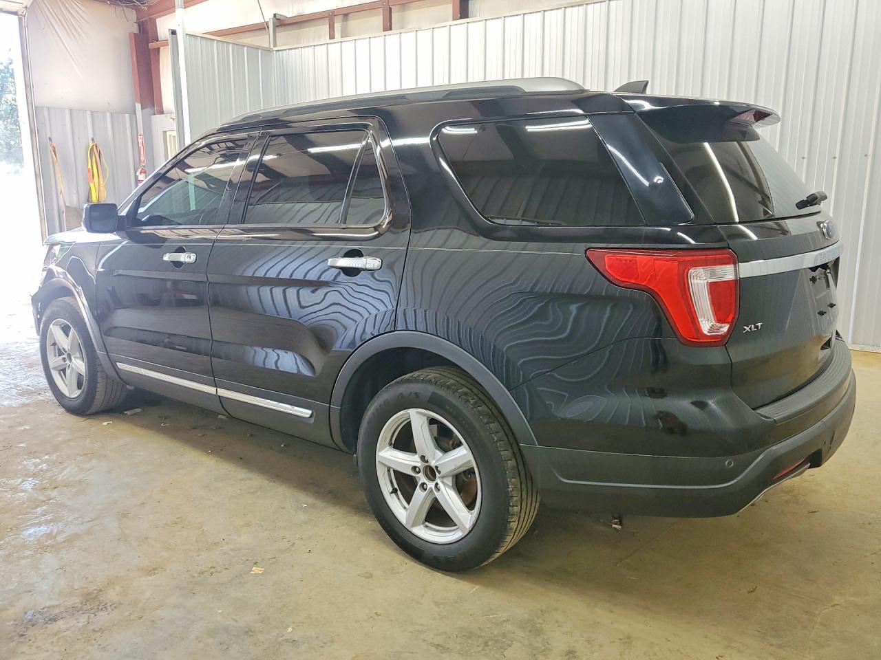 2018 Ford Explorer Xlt - Фото 2