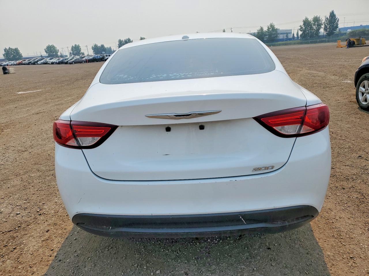 2015 Chrysler 200 Lx - Фото 6