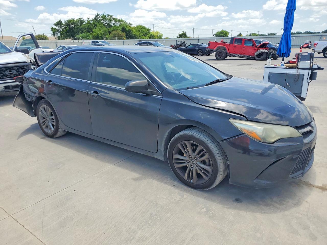 2016 Toyota Camry Le - Фото 4