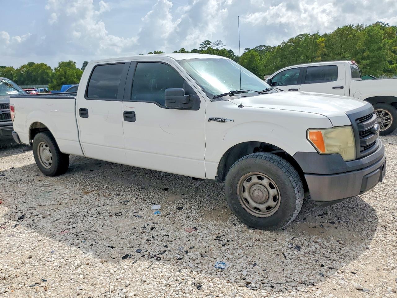 2013 Ford F150 Supercrew - Image 4