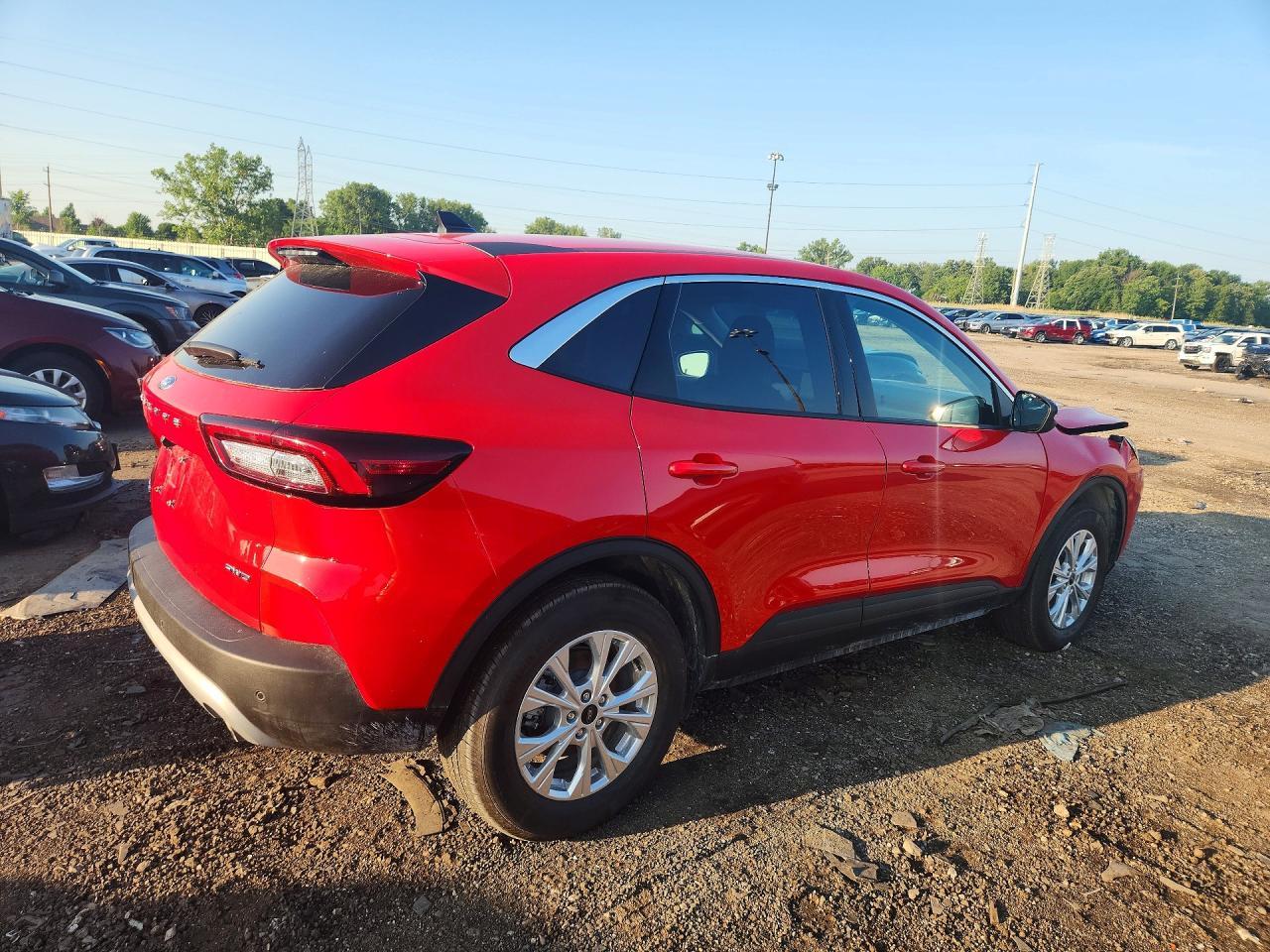 2024 Ford Escape - Image 3