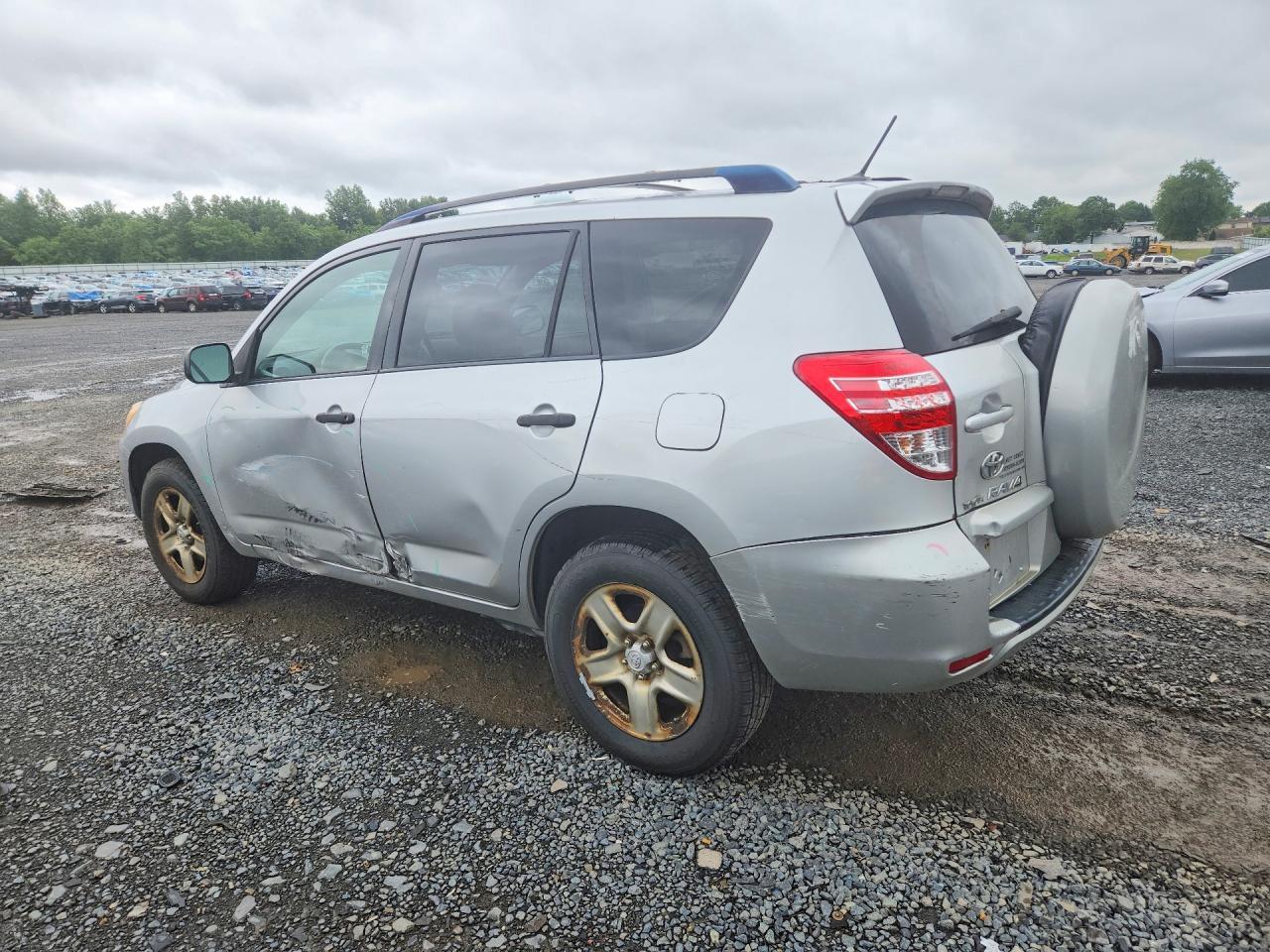 2010 Toyota Rav4 Base - Фото 2