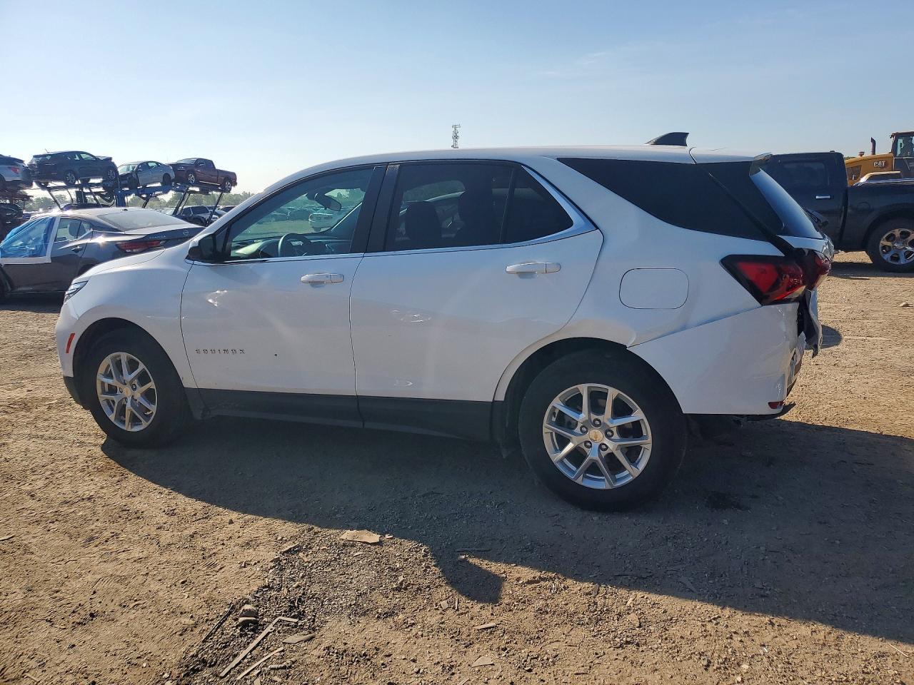 2024 Chevrolet Equinox - Image 2