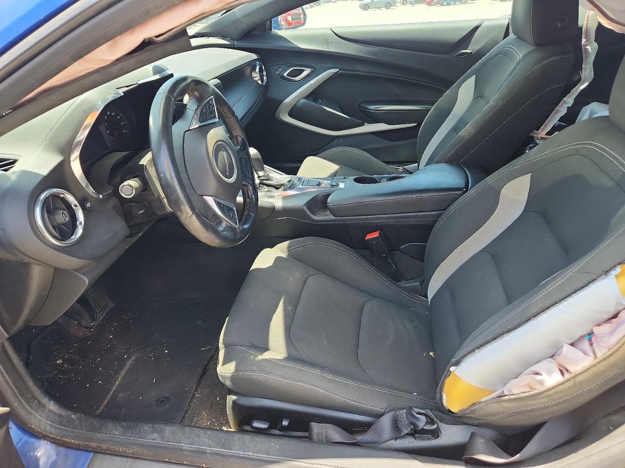 2019 Chevrolet Camaro - Image 7