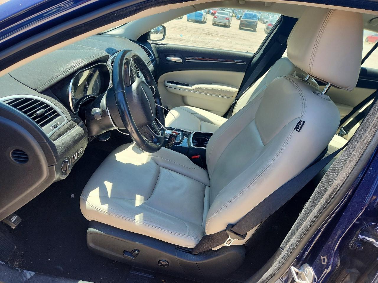 2015 Chrysler 300 Limited - Фото 7