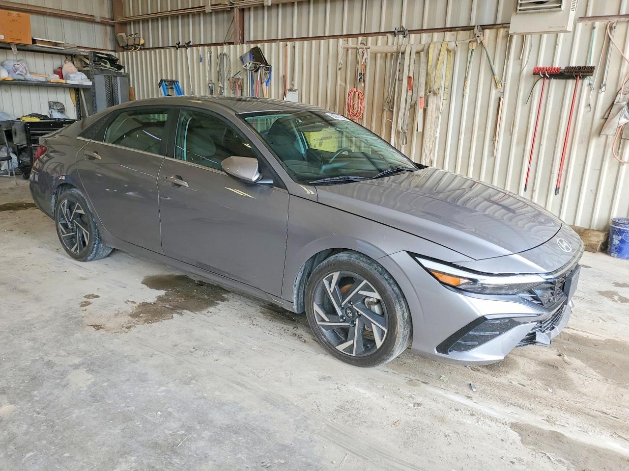 2024 Hyundai Elantra Sel - Image 4