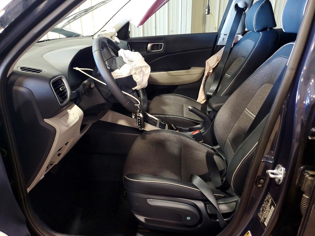 2025 Hyundai Venue Limited - Фото 7