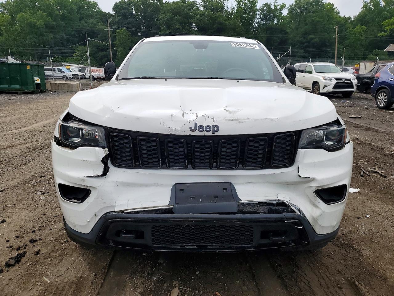 2020 Jeep Grand Cherokee Laredo - Image 5