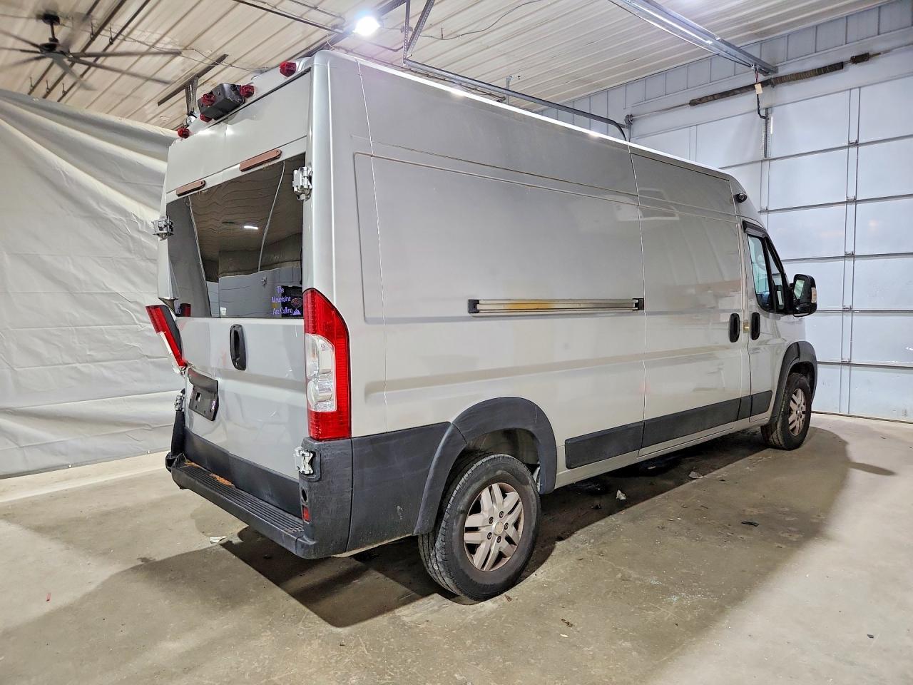 2019 Ram Promaster 2500 Delivery Van - Фото 3