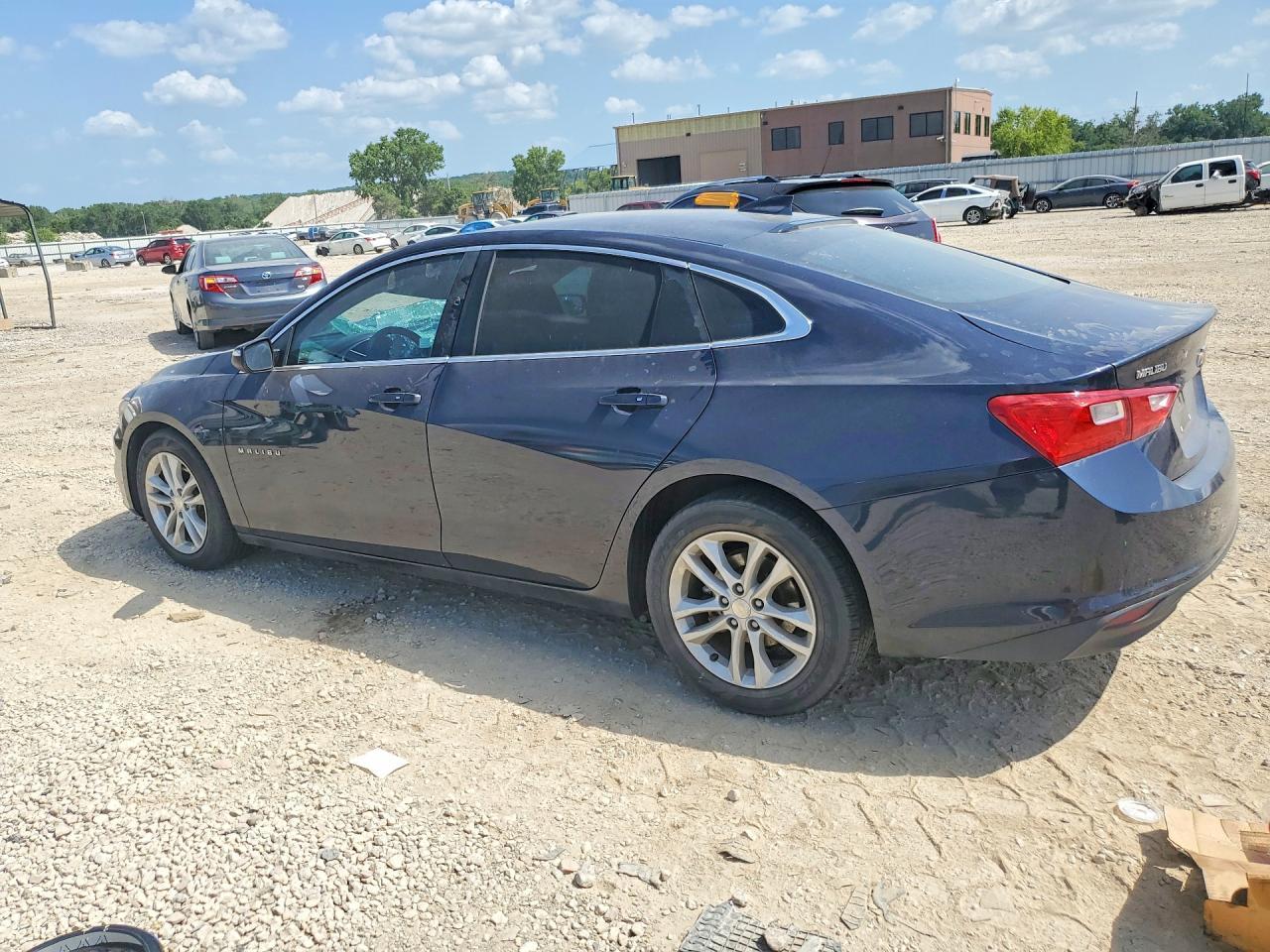 2016 Chevrolet Malibu Lt - Image 2