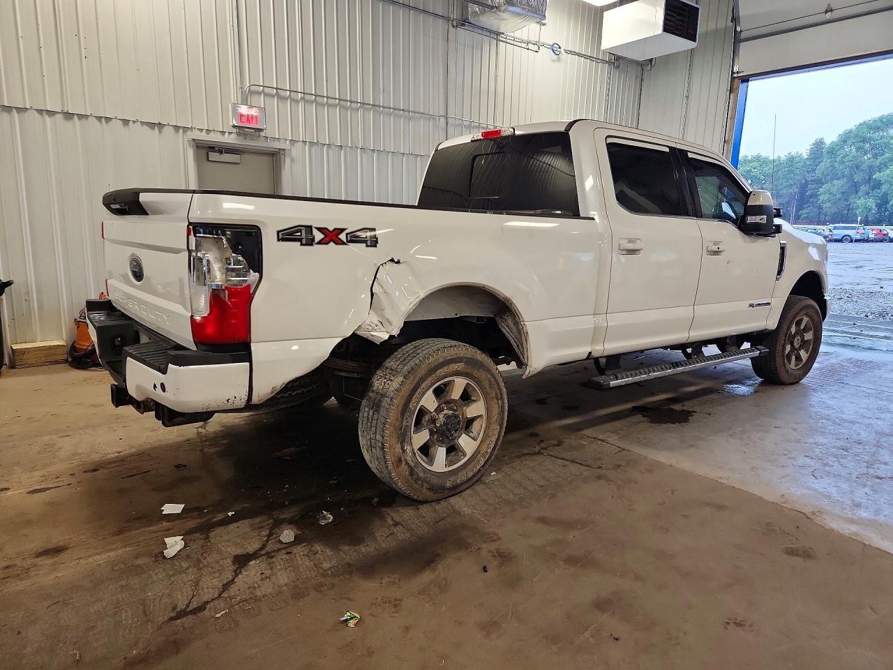 2017 Ford F350 - Image 3
