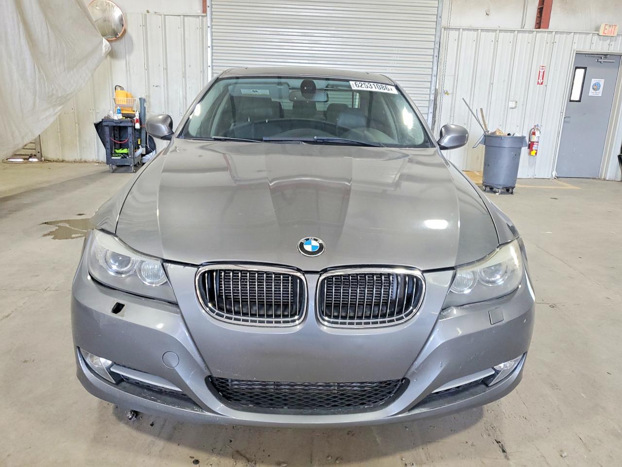 2011 BMW 335 Xi - Фото 5