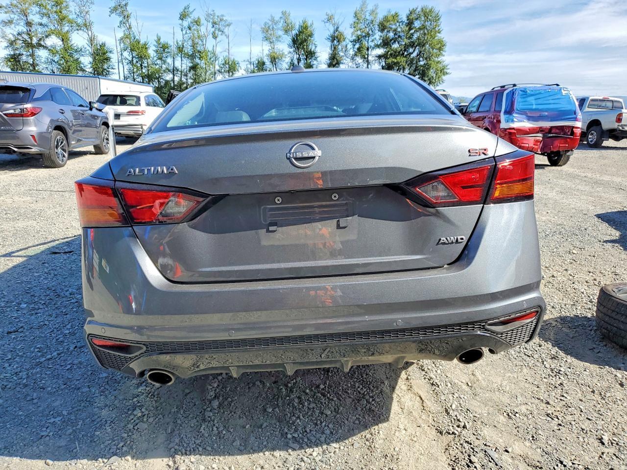 2025 Nissan Altima Sr - Фото 6